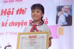 Kim Ngân cùng thầy cô giáo và các bạn cùng phụ họa (Ảnh nhân vật cung cấp)