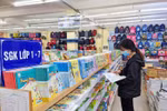 Xin đừng biến cha mẹ học sinh thành những cây ATM cho các nhà xuất bản