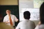 ĐBQH, chuyên gia đề xuất đơn giản thủ tục hành chính khi tuyển GV nước ngoài