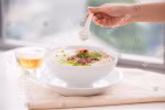 Tìm lại tuổi thơ qua vị phở truyền thống