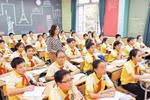 Những chuyện không thể tưởng tượng bên trong lớp học có gần 70 học trò