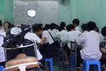 "Măng non bị cối đá ụp đầu"
