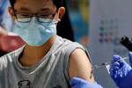 Tiến hành các thủ tục để mua vaccine cho trẻ 5-11 tuổi