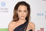 Angelina Jolie đóng 'Người đẹp ngủ trong rừng'