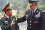 Học giả Trung Quốc nói vũ khí Việt Nam "năm cha ba mẹ" khó kết hợp?!