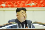 Kim Jong-un: Sẵn sàng cho chiến tranh 2015, tự lái xe tăng vào Seoul