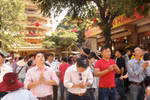 Sáng mồng 1, người dân TP.HCM đi lễ chùa cầu quốc thái, dân an
