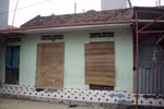 Hà Nội: Côn đồ vào truy sát cả nhà, hàng xóm quây quần xem