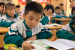 Dự giờ ở Hưng Yên, học sinh lớp 1 tự tin đọc bài trôi chảy