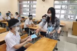 Bộ Giáo dục yêu cầu dừng thực hiện giãn cách và đeo khẩu trang trong lớp học