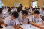 “Tụi em cũng là con người, tụi em không phải là người máy!”