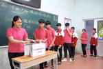 Dạy học trò tương thân tương ái, chớ có đặt chỉ tiêu bổ đầu đóng góp bao nhiêu