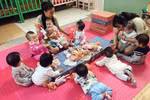Giáo viên mầm non các trường tư thục, vừa được HĐND TP Đà Nẵng bổ sung đối tược hỗ trợ khó khăn do đại dịch Covid-19 (Ảnh: Báo Người Lao động)