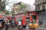 Hà Nội: Quán cà phê “đùng đùng” bốc cháy gây náo loạn khu phố