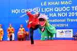 Lục Tiểu Linh Đồng “Tôn ngộ không” múa gậy ở Hà Nội