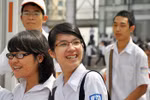 Ảnh: Những nụ cười rạng rỡ của thí sinh khi kết thúc môn thi Toán