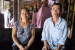 Bị nhà chồng chửi mắng, lột quần áo giữa đường vì đẻ nhiều con gái