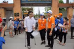 Nam sinh ung thư xương, mất một chân chống nạng đi thi