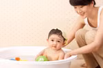 Đun nước trà xanh tắm cho bé, dùng thế nào mới đúng?