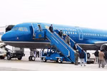 Máy bay Vietnam Airlines hạ cánh khẩn cấp: Đình chỉ tổ bay để điều tra