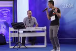 Cười ngất trước phần biểu diễn 'say xỉn' thí sinh Vietnam Idol