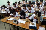 Học sinh lớp 12 chuẩn bị kiểm tra khảo sát các môn Toán, Văn, Tiếng Anh