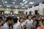 Nhìn nhận những than phiền của người dân và sự nỗ lực của ngành giáo dục