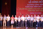 Hiệu trưởng Trường Đại học Hoa Sen nhận giải thưởng Toán học