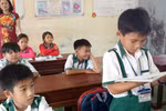 Tặng Bằng khen cho học sinh lớp 3 trả lại 44 triệu đồng nhặt được