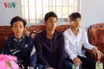 Bộ trưởng tặng bằng khen cho học sinh nhặt được của rơi trả người đánh mất