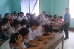 Học sinh học quá tải - Trách nhiệm hàng đầu thuộc về giáo viên