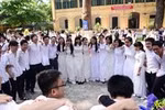 Liên hoan cuối năm, trước thì vui vẻ, sau thì buồn đau, mất mát