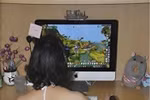Thiếu nữ Trung Quốc với phong cách cực độc: "cởi trần" chơi game