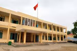 Học sinh nghèo bị bớt xén tiền hỗ trợ vì phải... đóng học phí