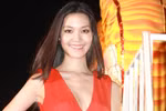 Hoa hậu Thùy Dung mặc hở tại Carnaval Hạ Long 2013