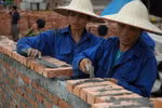Dân mạng phẫn nộ với phát ngôn thợ xây 'húp canh như lợn ăn cám'