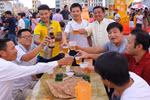 Người dân thành Tuyên háo hức chào đón ngày hội Bia Hà Nội 2016