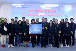 Trường Trung học Đoàn Thị Điểm tặng quà bộ đội Trường Sa và Nhà giàn DK1