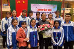 "Hãy cố gắng học giỏi để khởi nghiệp ngay trên quê hương mình"