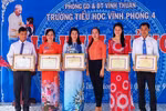Miễn nhiệm Hiệu trưởng “đóng kịch” nhận danh hiệu chiến sĩ thi đua