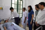 Thứ trưởng Bộ Y tế Nguyễn Thanh Long kiểm tra phòng chống dịch tại Nam Định
