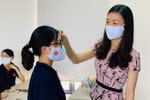 Học sinh Sài Gòn “vắt chân lên cổ” kiểm tra học kì để kịp tránh dịch