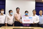 First News và Trúc Quang đã trao tặng 20.000 khẩu trang kháng khuẩn - UV