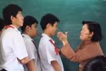 Ngày nay, thầy cô nào dám sửa những điều chưa đúng, chưa tốt cho học trò?