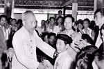 Chủ tịch Hồ Chí Minh với thương binh, bệnh binh và gia đình liệt sĩ