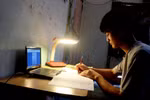 Trường đại học linh hoạt kế hoạch giảng dạy, “gỡ khó” cho sinh viên học online