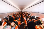 Được tặng vé máy bay, nữ công nhân nghèo lần đầu về quê chồng ăn Tết