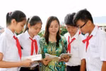 Từ xưa đến giờ, người thầy đứng ở đâu trên bậc thang kính trọng?