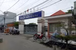 Đến việc dán ảnh học sinh vào học bạ cũng… tính tiền
