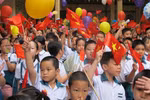 Ở nơi này, chúng tôi không có lạm thu mà sống hết mình vì học sinh thân yêu